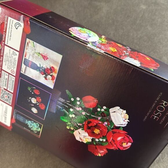 Botanical Garden Rose Building Blocks Set 818 Pieces NEW - Picture 9 of 10